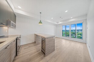 484 Spadina Ave. in Toronto, ON - Building Photo