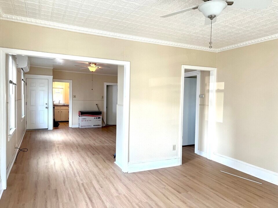 155 Whitman St-Unit -2 in New Bedford, MA - Building Photo