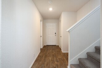 1153 Barn Swallow Wy in San Antonio, TX - Building Photo - Building Photo