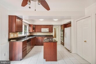 13920 Wagon Way in Silver Spring, MD - Building Photo - Building Photo