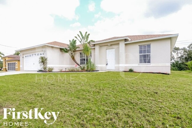 213 Rue Labonne Rd in Ft. Myers, FL - Building Photo - Building Photo