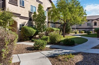 2291 W Horizon Ridge Pky, Unit 4121 Gables in Henderson, NV - Building Photo - Building Photo