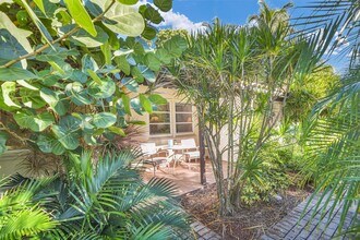1225 Hillsboro Mile in Hillsboro Beach, FL - Building Photo - Building Photo