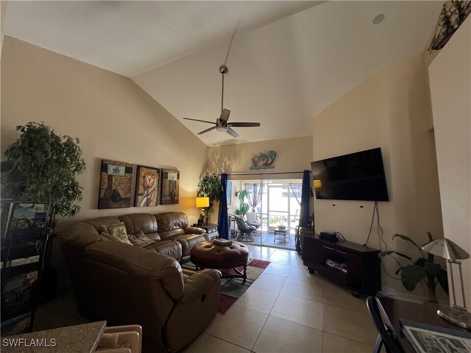 1420 Cape Coral Pkwy W in Cape Coral, FL - Building Photo