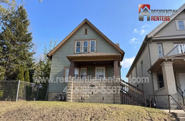 property at 2724 N Palmer St