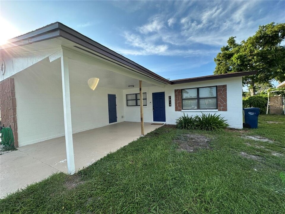 7914 43rd Ave W in Bradenton, FL - Building Photo