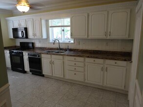 57 Riverdale St, Unit #1 in Boston, MA - Foto de edificio - Building Photo