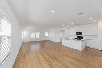 627 Waterway Ave in Hutto, TX - Building Photo - Building Photo