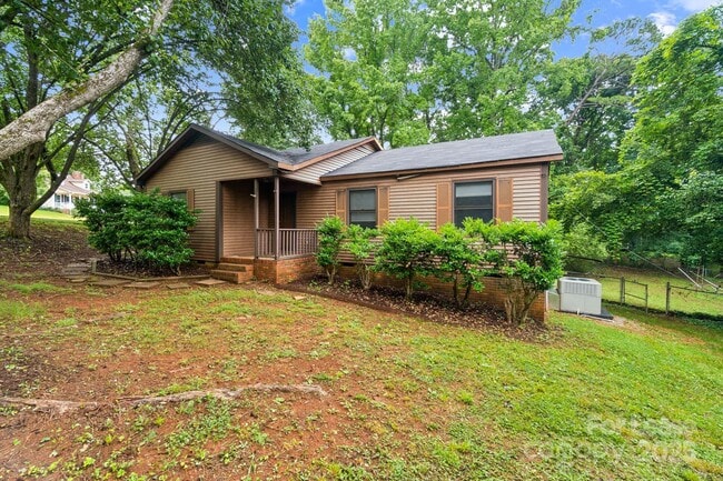2301 Wishbone Dr in Belmont, NC - Building Photo - Building Photo