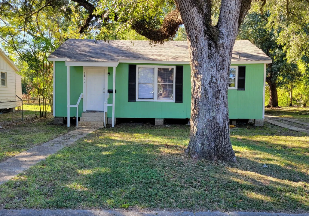 2426 Rose St in Lake Charles, LA - Building Photo