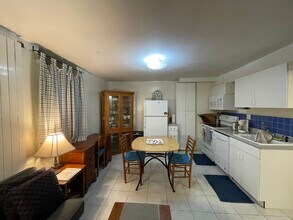 56 Hobson St, Unit Garden Suite in Boston, MA - Building Photo - Building Photo