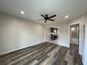 7370 Neo St in Downey, CA - Building Photo - Building Photo