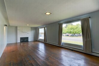 6017 Capitol Blvd SE in Tumwater, WA - Building Photo - Building Photo