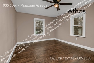 930 S Missouri Ave in Springfield, MO - Building Photo - Building Photo