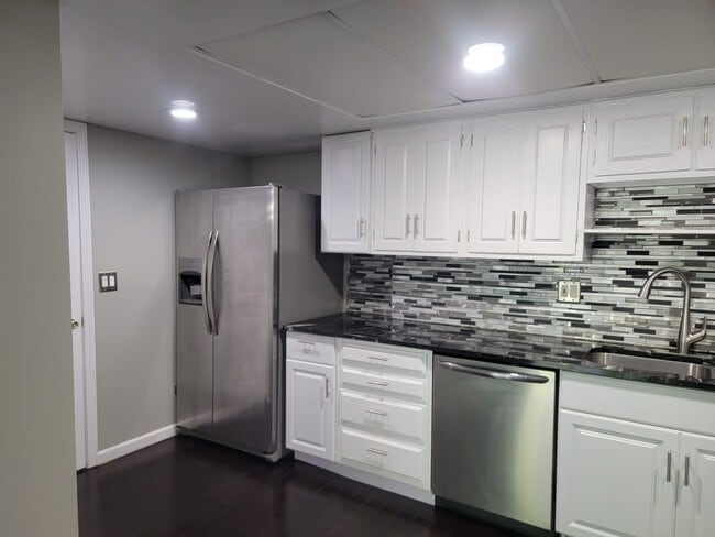 4343 W Bancroft St in Ottawa Hills, OH - Building Photo - Building Photo