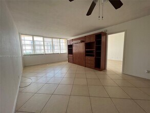 1825 S Ocean Dr, Unit OCEAN VIEW in Hallandale Beach, FL - Foto de edificio - Building Photo