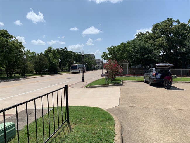 4100 College Main St