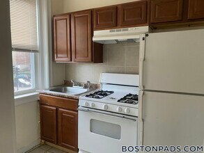 248 Kelton St, Unit 9 in Boston, MA - Foto de edificio - Building Photo