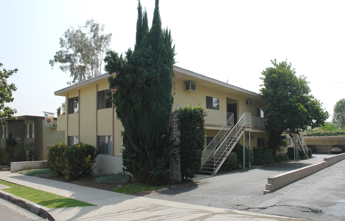 123 N Myrtle Ave in Monrovia, CA - Foto de edificio