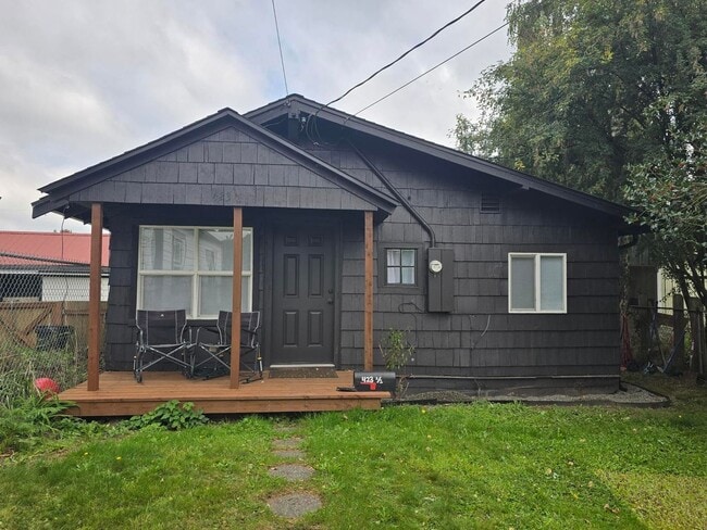 property at 423 Puget St