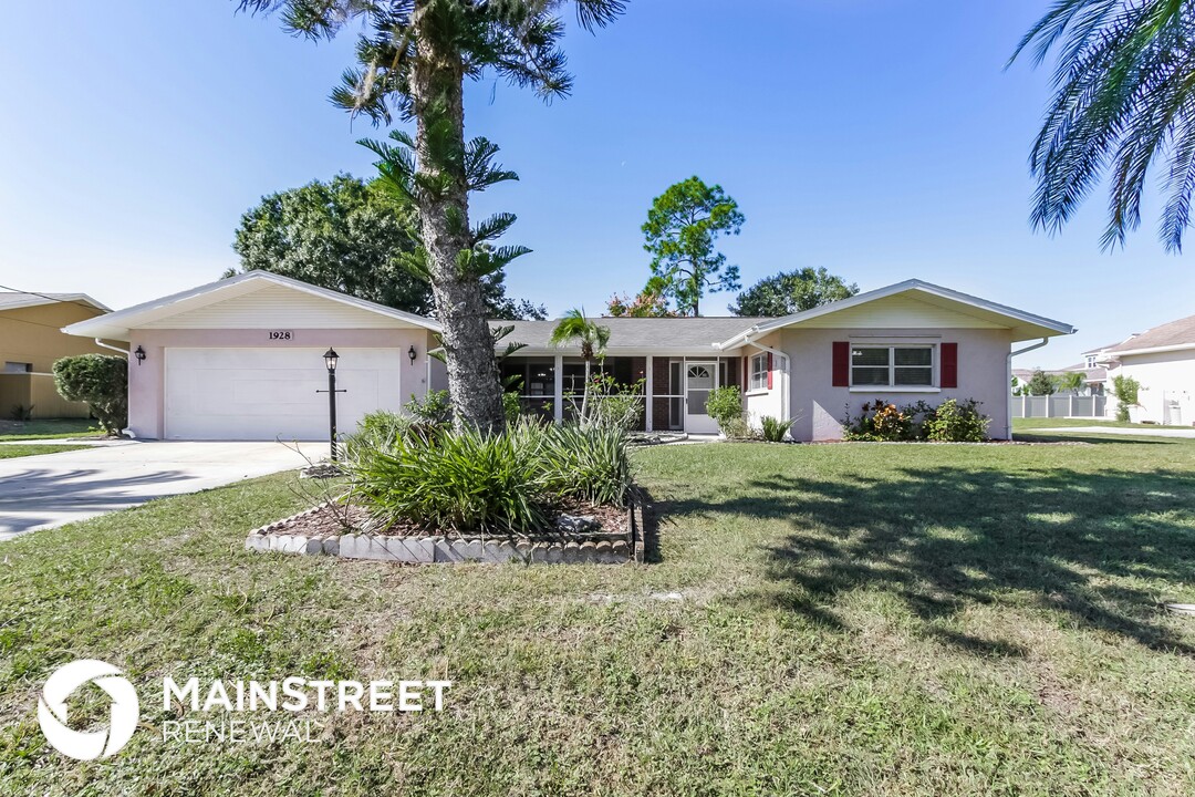 1928 E Leewynn Dr in Sarasota, FL - Building Photo