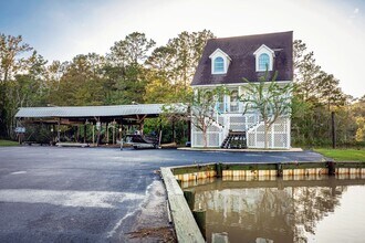 1102 Stanfield Point Rd in Gautier, MS - Building Photo - Building Photo