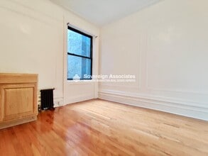 201 W 105th St-Unit -43 in New York, NY - Building Photo - Building Photo