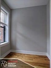 4409 N Wolcott Ave, Unit 4409-B2 in Chicago, IL - Building Photo - Building Photo