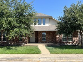 1122 Eagle Ave in College Station, TX - Building Photo - Building Photo