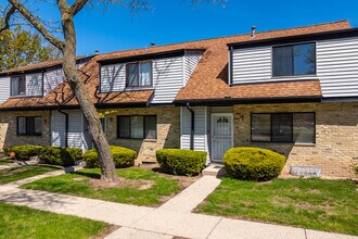 Royal Orleans in Milwaukee, WI - Building Photo - Building Photo