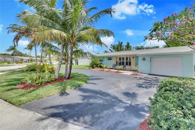 222 SE 11th Ct in Deerfield Beach, FL - Building Photo - Building Photo