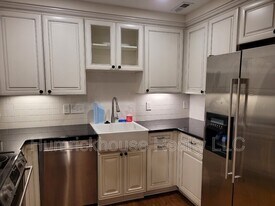 3228 Barnhill Dr in Charlotte, NC - Building Photo