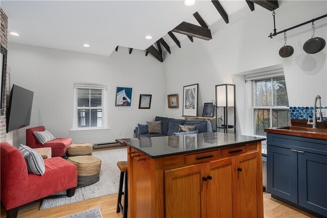 35 Pelham St in Newport, RI - Foto de edificio - Building Photo