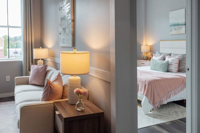 117 Spring St in Johnson City, TN - Building Photo - Building Photo