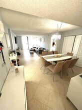 737 SE 1st Way in Deerfield Beach, FL - Building Photo - Building Photo