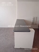 1206 W Lincoln Ave in Milwaukee, WI - Building Photo - Building Photo