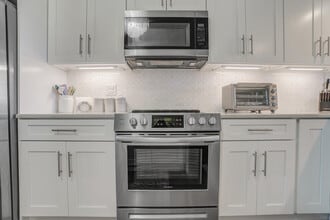 801 Seafarer Cir in Jupiter, FL - Building Photo - Building Photo