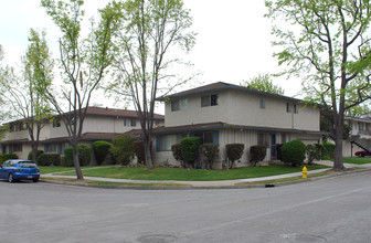 10331 Leola Dr in Cupertino, CA - Building Photo - Building Photo