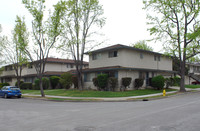 10331 Leola Dr in Cupertino, CA - Foto de edificio - Building Photo