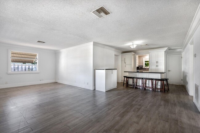 8642 Sunset Dr