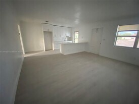 1730 Madison St in Hollywood, FL - Building Photo