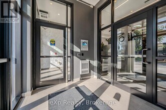 690 King St W in Kitchener, ON - Building Photo - Building Photo