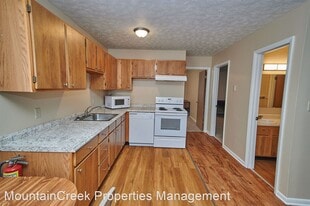 Crimson Hawk Housing in Indiana, PA - Building Photo