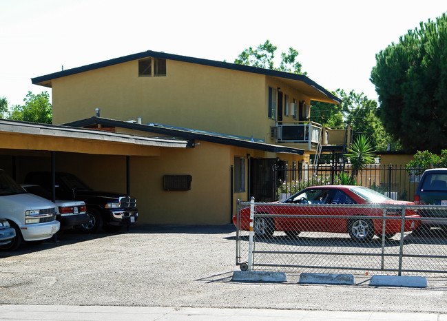 475 S Backer Ave in Fresno, CA - Building Photo - Building Photo