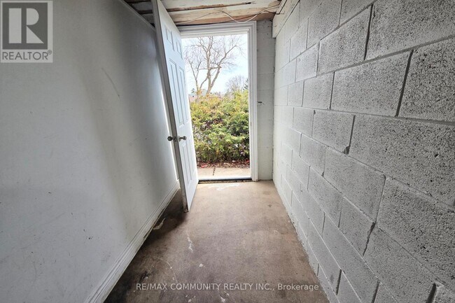 81 Oxford St in Richmond Hill, ON - Building Photo - Building Photo