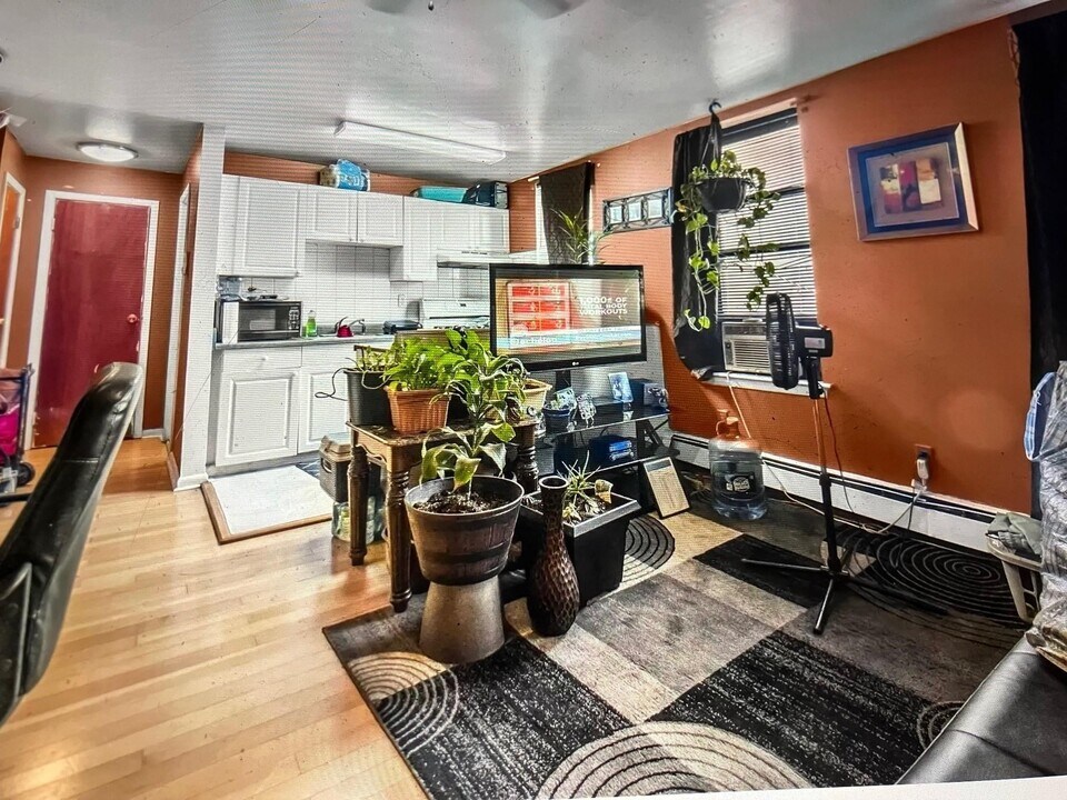 1677 John F. Kennedy Blvd in Jersey City, NJ - Building Photo