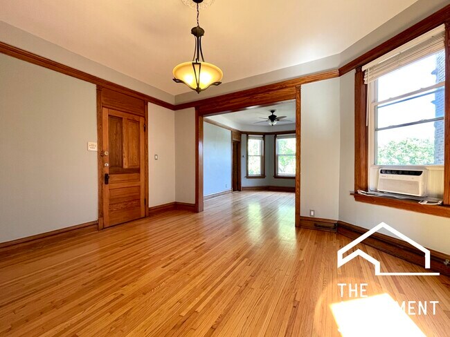 2641 W Logan Blvd in Chicago, IL - Foto de edificio - Building Photo