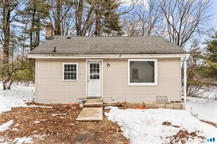205 Camp St in Plainville, CT - Building Photo