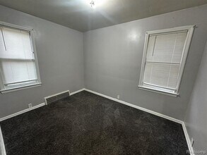 7785 Mettetal St in Detroit, MI - Building Photo - Building Photo