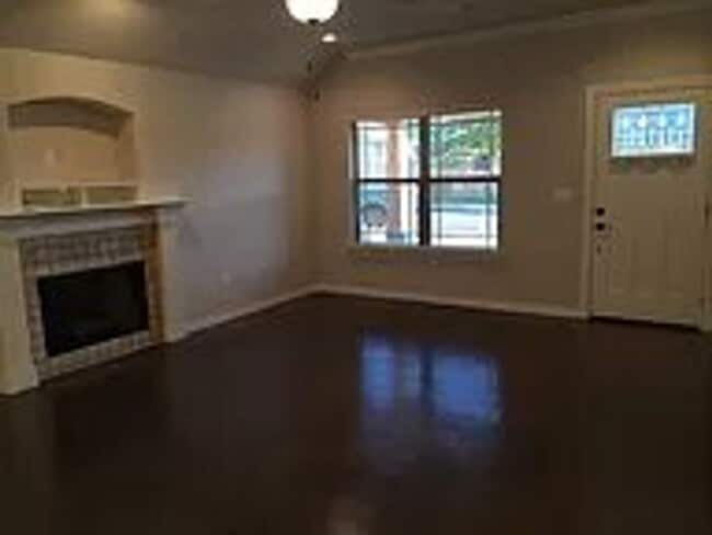 218 Granada St in Fayetteville, AR - Building Photo - Building Photo